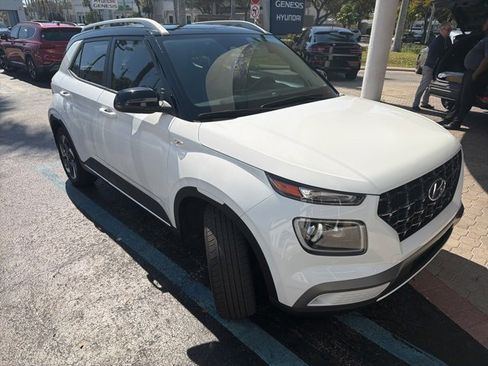 Certified 2023 Hyundai Venue Limited image 2