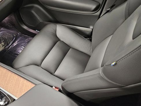 Certified 2025 Volvo XC90 B6 Plus w/ Protection Package Premier image 15