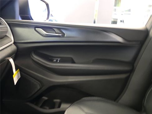 New 2026 Jeep Grand Cherokee L Laredo image 19