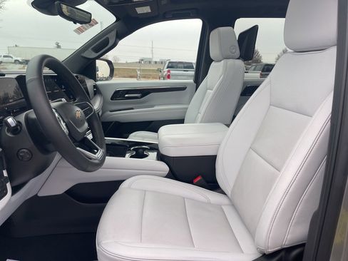 Certified 2025 Chevrolet Tahoe Premier image 23