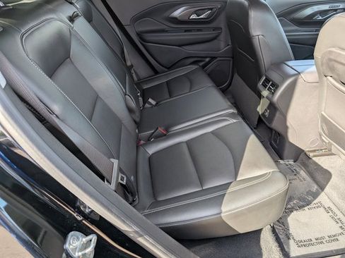 Used 2023 GMC Terrain SLT image 6