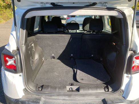 Used 2016 Jeep Renegade Sport w/ Power & Air Group image 21