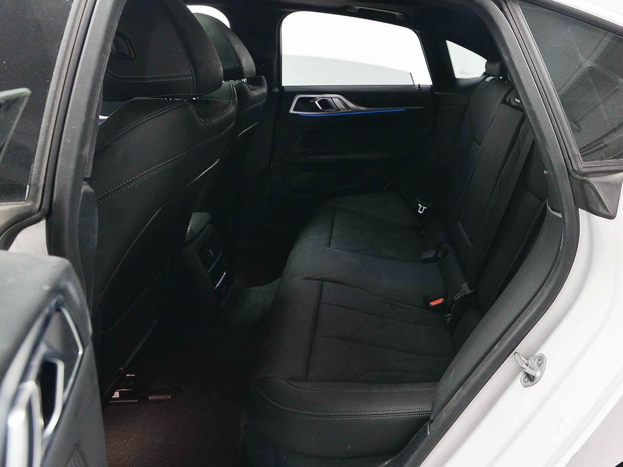 Used 2023 BMW i4 eDrive40 RWD image 11