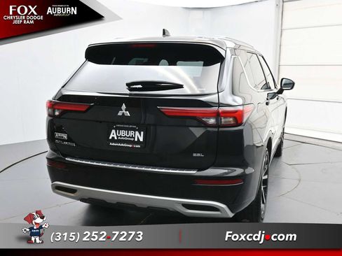 Used 2023 Mitsubishi Outlander SEL 40th Anniversary AWD/4WD image 4