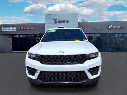 Used 2023 Jeep Grand Cherokee Altitude