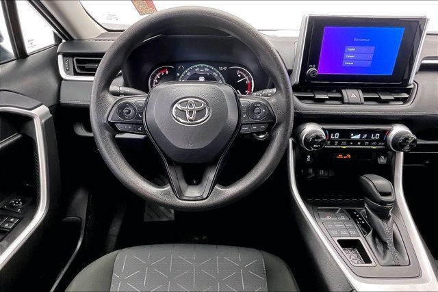 Used 2025 Toyota RAV4 XLE AWD/4WD image 4