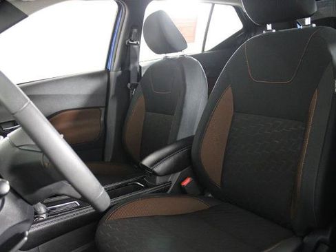 Certified 2024 Nissan Kicks SR FWD image 19
