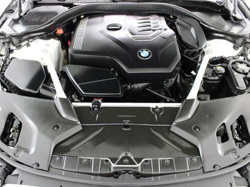 Used 2021 BMW 530i w/ Convenience Package RWD image 40
