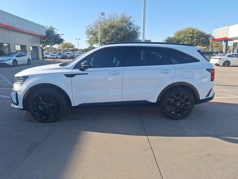 Used 2022 Kia Sorento SX image 3