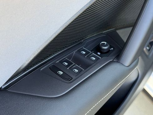 New 2026 Volkswagen Tiguan SE R-Line FWD image 11