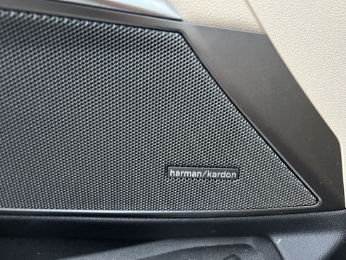 Used 2020 BMW 330i xDrive Sedan w/ Executive Package image 39