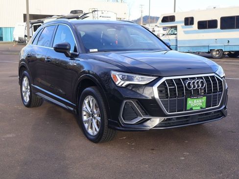 Used 2024 Audi Q3 2.0T Premium image 11