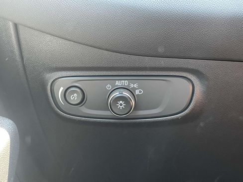 Used 2023 Chevrolet Equinox RS FWD image 18