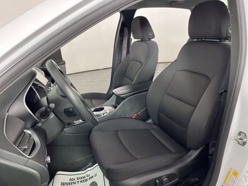 Used 2024 Chevrolet Malibu LT image 19