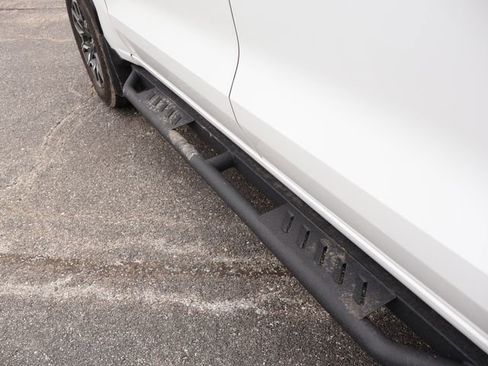 Used 2024 Chevrolet Colorado LT w/ LT Convenience Package III AWD/4WD image 10