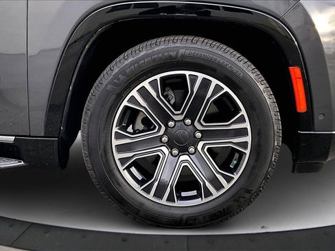 Used 2022 Jeep Wagoneer Series III image 34