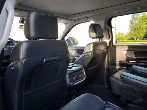 Used 2025 Ford Expedition Max Platinum AWD/4WD image 9