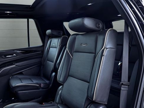 Used 2023 Cadillac Escalade Sport image 18