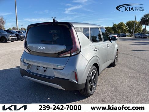 Certified 2023 Kia Soul EX image 6
