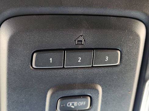 Used 2024 Chevrolet Tahoe LT RWD image 9