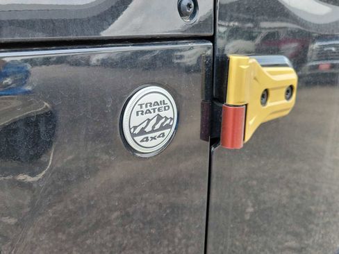 Used 2020 Jeep Wrangler Unlimited Sahara AWD/4WD image 15