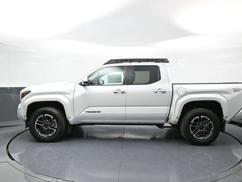 New 2024 Toyota Tacoma TRD Sport w/ TRD Sport Upgrade Package AWD/4WD image 9