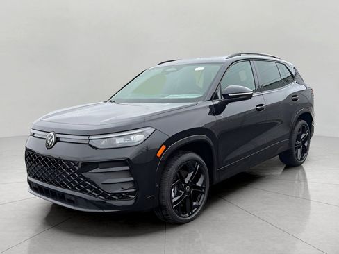 New 2026 Volkswagen Tiguan SE R-Line image 3