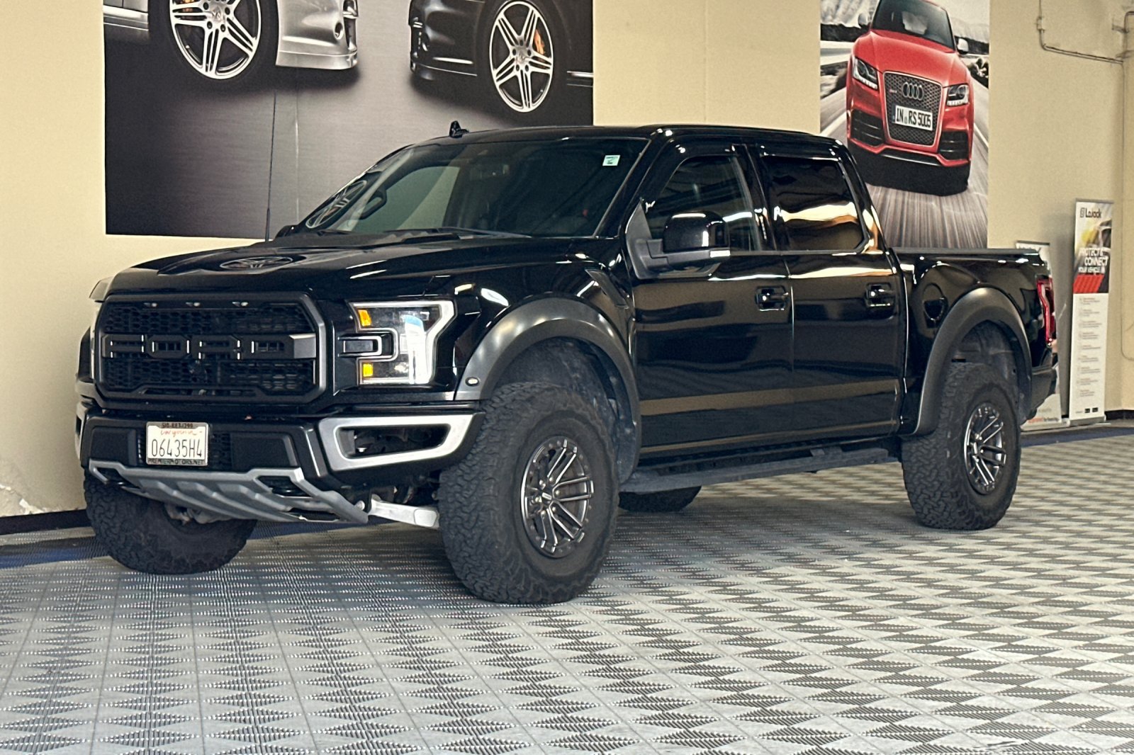 Used 2020 Ford F150 Raptor w/ Equipment Group 802A Luxury AWD/4WD image 8