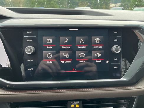 Certified 2023 Volkswagen Taos SEL image 21