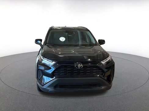 Used 2025 Toyota RAV4 XLE image 4