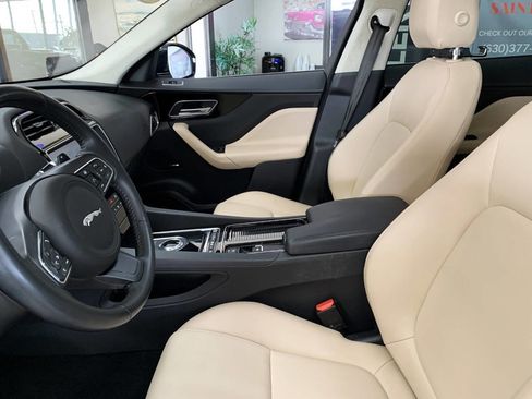 Used 2019 Jaguar F-PACE Premium image 11