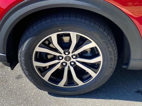 Used 2023 Ford Explorer ST-Line w/ Class IV Trailer Tow Package image 6