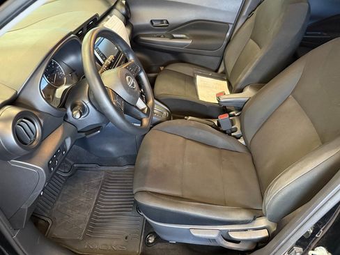 Used 2023 Nissan Kicks S image 18