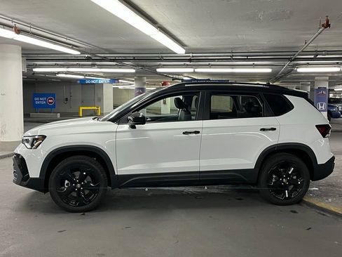 New 2026 Volkswagen Taos SE AWD/4WD image 33