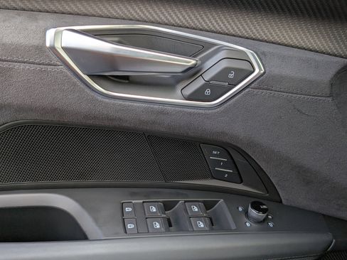 Used 2023 Audi e-tron GT Prestige w/ Prestige Package image 16