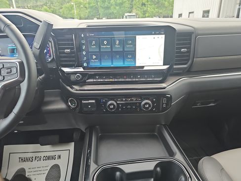 Used 2025 Chevrolet Silverado 2500 ZR2 w/ Technology Package AWD/4WD image 20