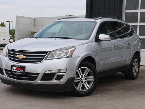 Used 2015 Chevrolet Traverse LT image 3