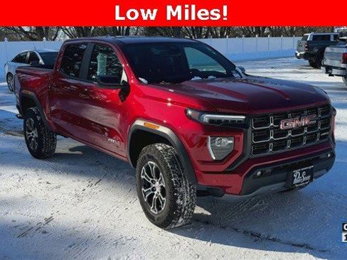 Used 2025 GMC Canyon AT4 image 2