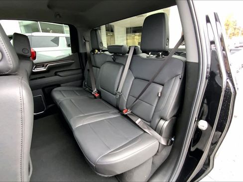 Used 2025 GMC Sierra 1500 SLT image 19