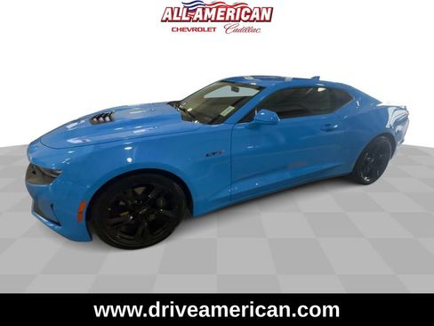 Used 2022 Chevrolet Camaro LT w/ Technology Package image 4