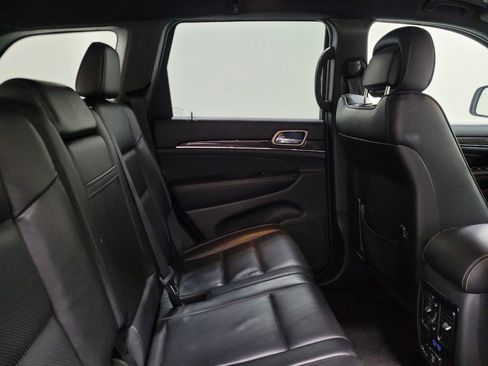 Used 2017 Jeep Grand Cherokee Overland AWD/4WD image 19
