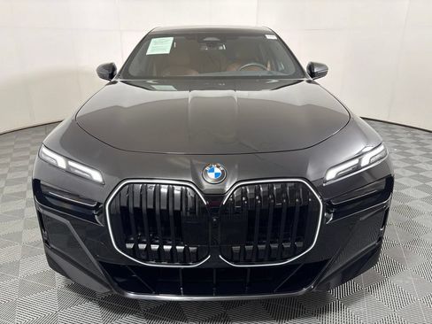 Certified 2025 BMW 740i xDrive w/ Premium Package AWD/4WD image 3