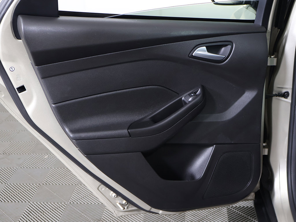 Used 2018 Ford Focus SE w/ Cold Weather Package FWD image 22