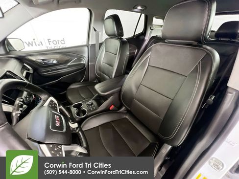 Used 2023 GMC Terrain SLT image 24