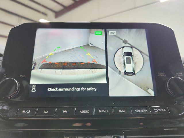 Used 2025 Nissan Pathfinder SL FWD image 17