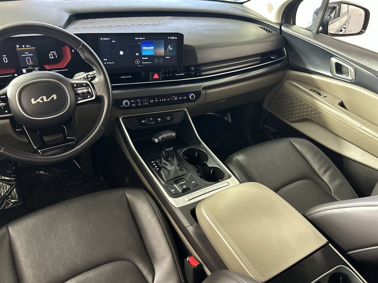 Used 2026 Kia Carnival FWD image 23