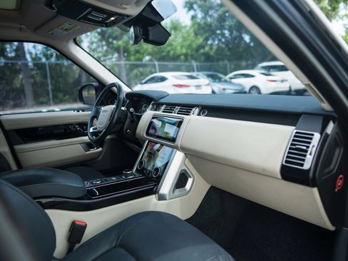 Used 2018 Land Rover Range Rover Supercharged AWD/4WD image 30