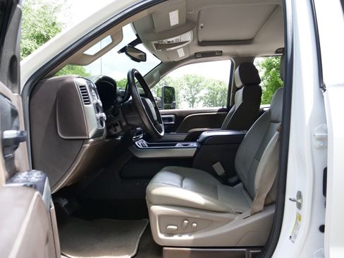 Used 2015 Chevrolet Silverado 2500 LTZ w/ Duramax Plus Package AWD/4WD image 21