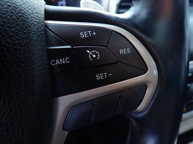 Used 2015 Jeep Grand Cherokee Altitude AWD/4WD image 23