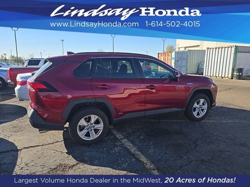 Used 2021 Toyota RAV4 LE image 2